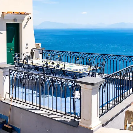 Foglia Aparthotel 4*