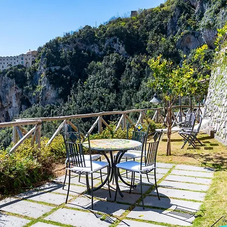 Foglia Aparthotel 4*